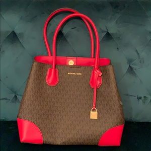 Michael Kors Mercer Corner Signature large Tote